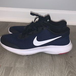 Nike Tennis Shoes